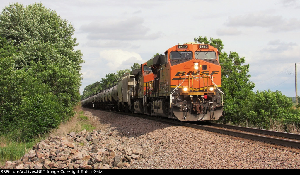 Double-buffer tank train.....